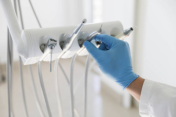 Professional Tooth Extraction technician working in Prescott, AR